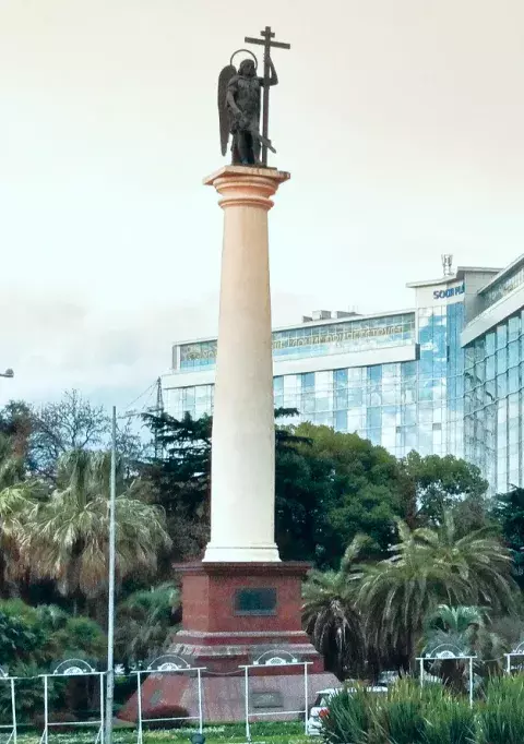 Памятник Святому Михаилу Архангелу